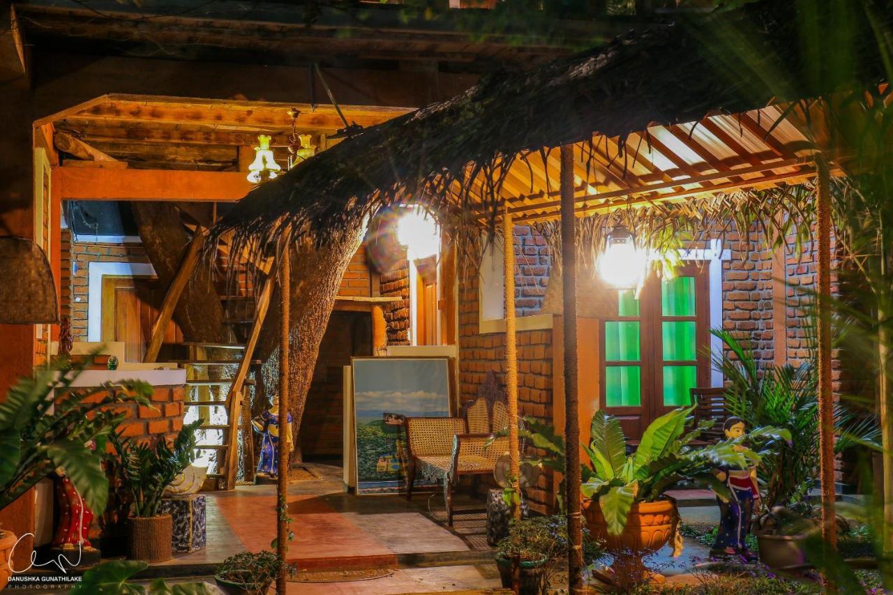 Sigiri Heritage Villa Szigirija Kültér fotó